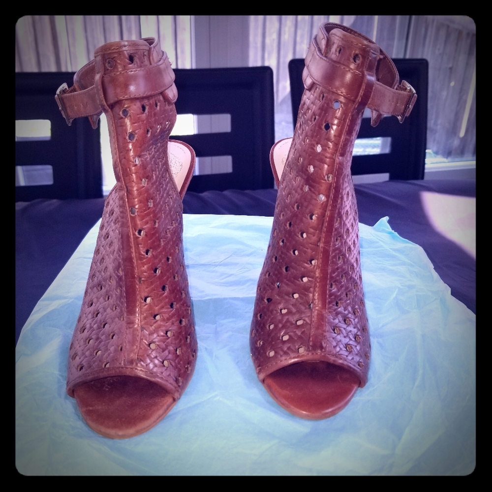 Vince Camuto Leather Shoes